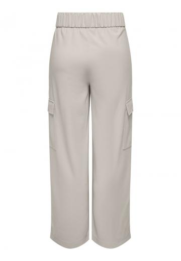 Брюки с накладными карманами