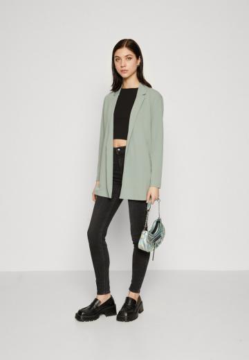 Длинный блейзер