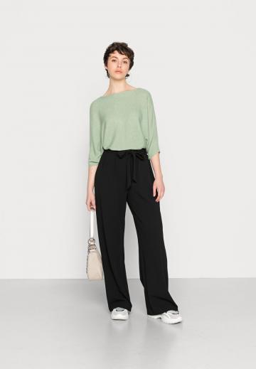 Пуловер с рукавом три четверти