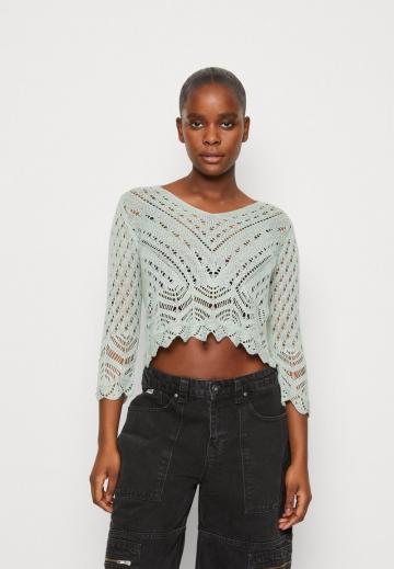 Вязаная кофта