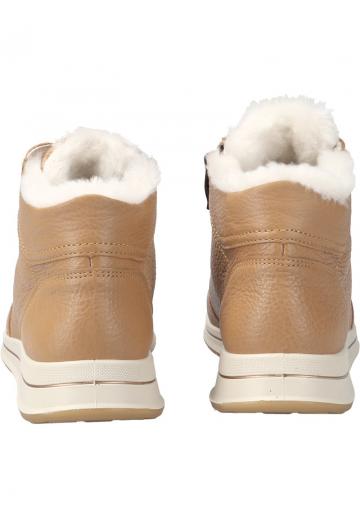 Сапожки на танкетке