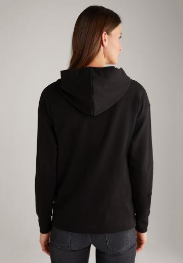 Пуловер с капюшоном