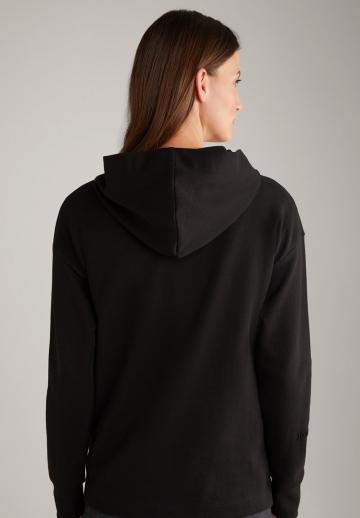 Пуловер с капюшоном