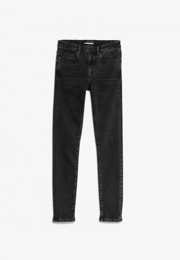 Узкие джинсы