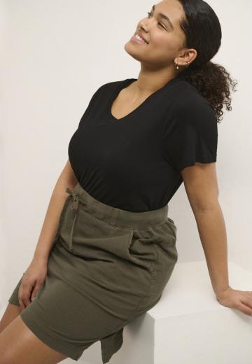 Юбка с накладными карманами