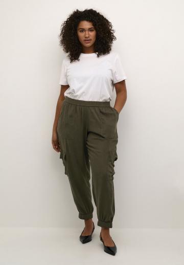 Брюки с накладными карманами