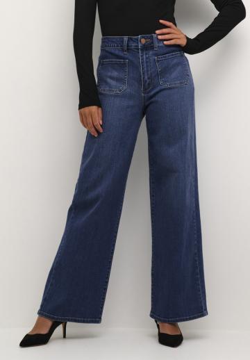 Прямые джинсы