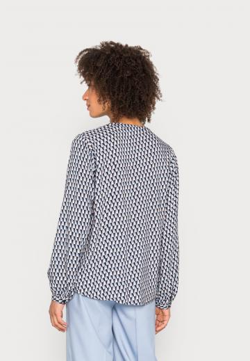 Длинная блузка