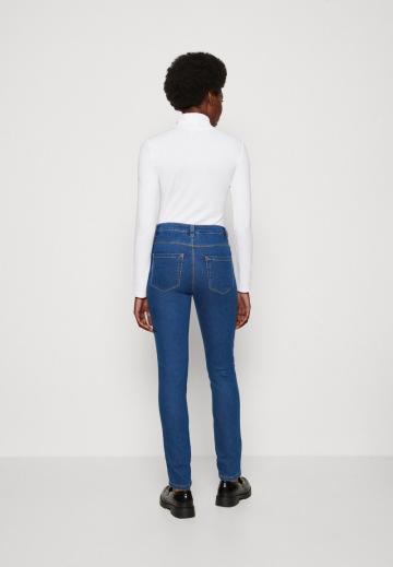 Узкие брюки