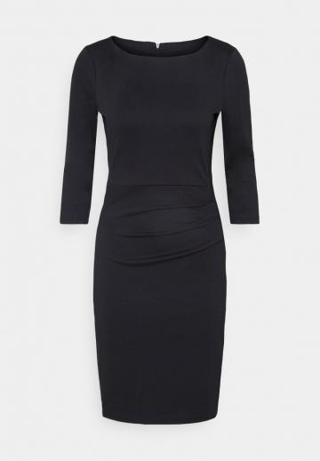 Платье футляр