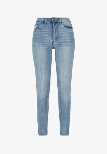 Узкие джинсы