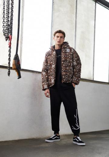 Зимняя куртка