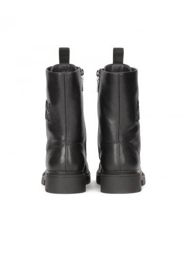 Ботинки на шнуровке