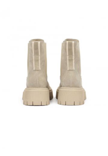 Полусапожки на высоком каблуке