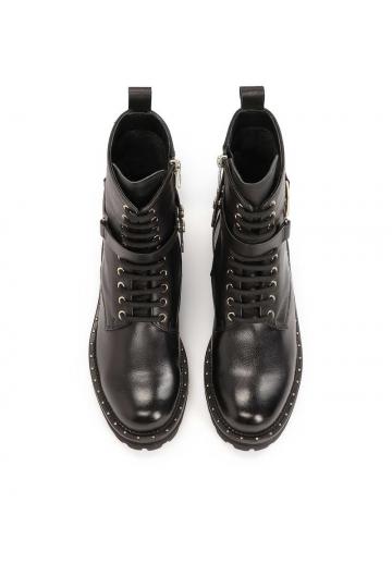 Ботинки на шнуровке