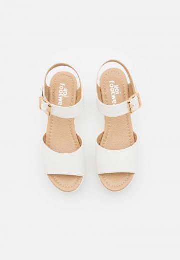 Босоножки на платформе