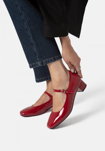 Туфли с ремешком