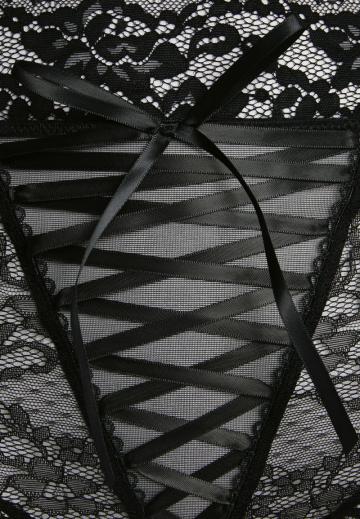 Трусы на бедрах