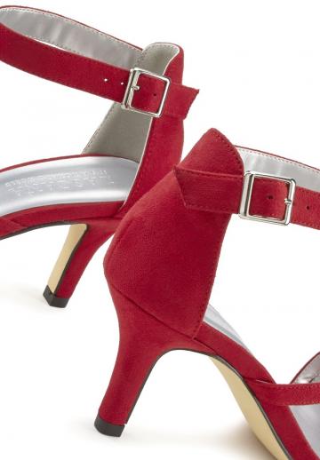 Туфли с ремешком