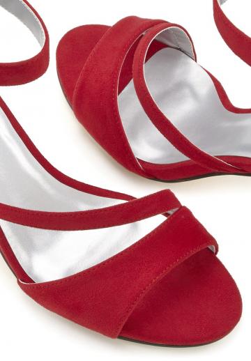 Туфли с ремешком