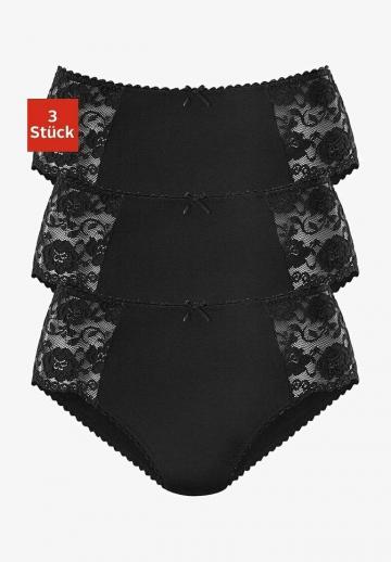 Трусы на бедрах