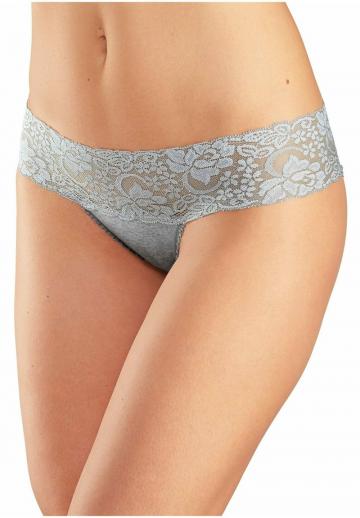 Трусы на бедрах