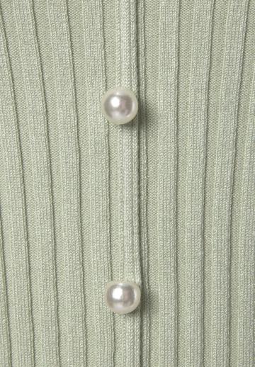 Пуловер с вырезом V