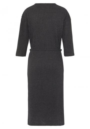 Вязаное платье