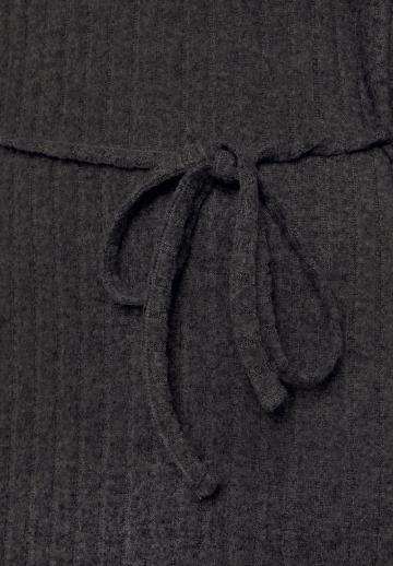 Вязаное платье