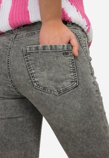 Короткие джинсы