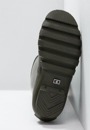 Резиновые сапоги