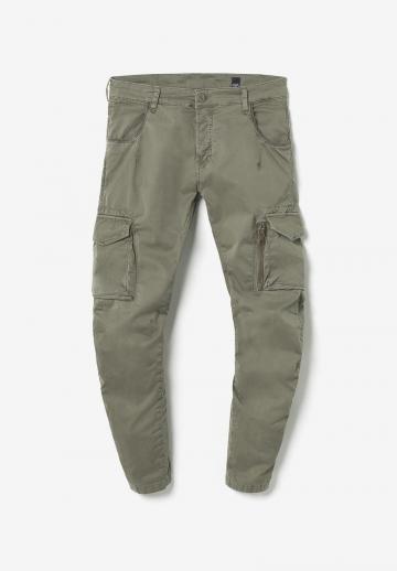 Брюки с накладными карманами