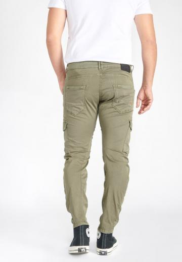 Брюки с накладными карманами