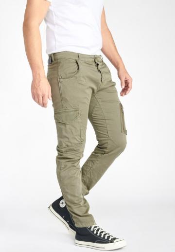 Брюки с накладными карманами