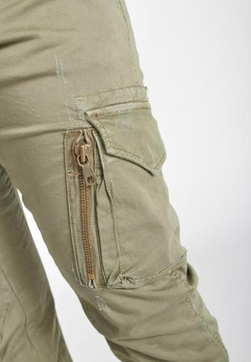 Брюки с накладными карманами
