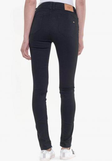 Узкие джинсы