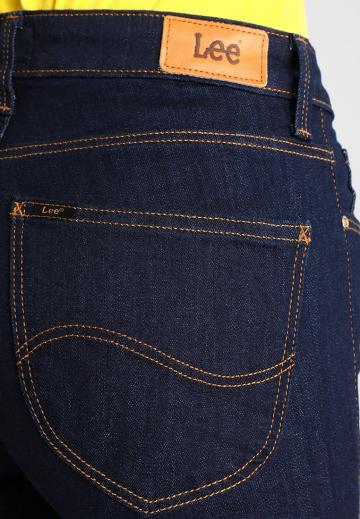 Узкие джинсы