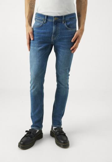 Узкие джинсы