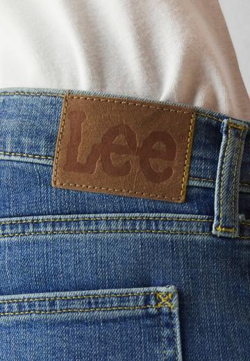 Узкие джинсы