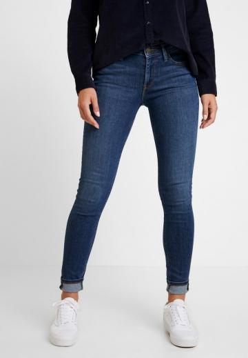 Узкие джинсы