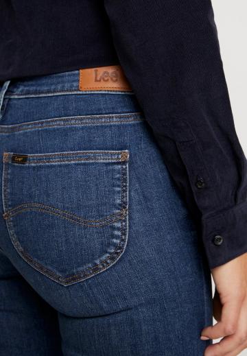 Узкие джинсы