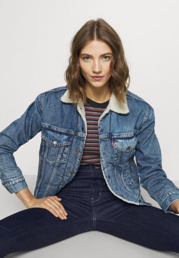 Узкие джинсы