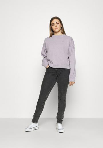 Узкие джинсы