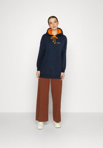 Пуловер с капюшоном