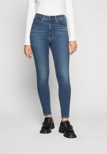 Узкие джинсы