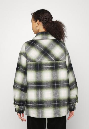 Короткое пальто