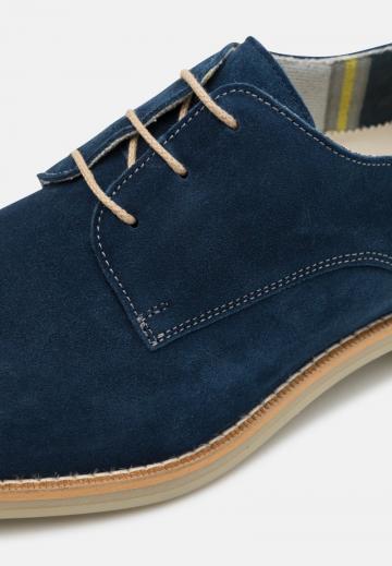 Ботинки на шнуровке