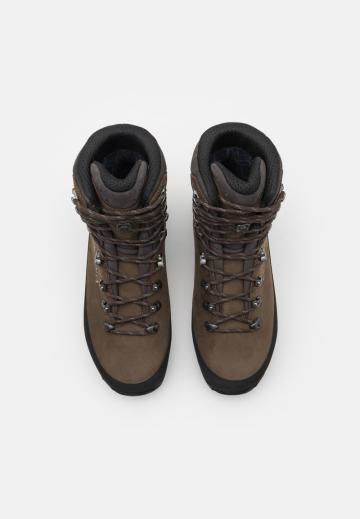 Походные ботинки