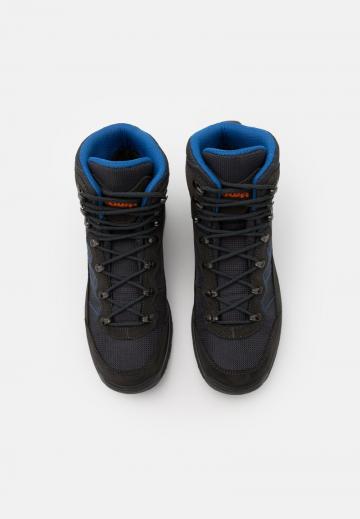 Походные ботинки