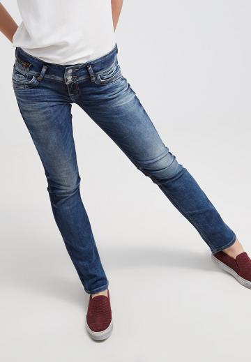 Прямые джинсы